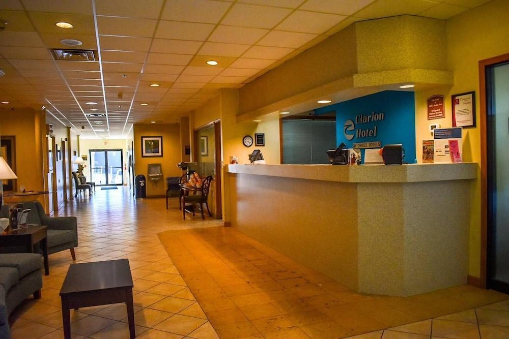 Americinn & Suites By Wyndham Baraboo Event Center Εξωτερικό φωτογραφία