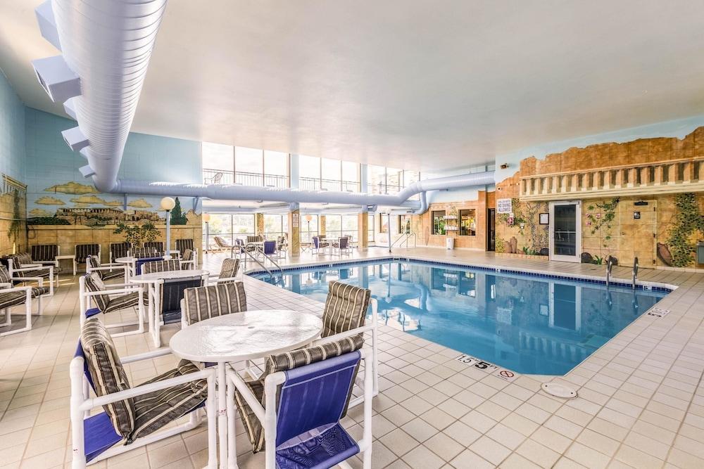 Americinn & Suites By Wyndham Baraboo Event Center Εξωτερικό φωτογραφία