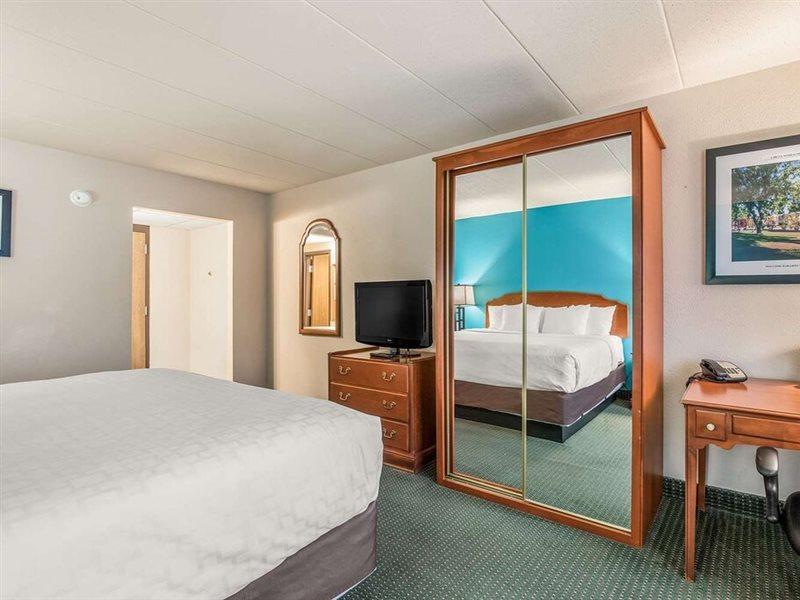 Americinn & Suites By Wyndham Baraboo Event Center Εξωτερικό φωτογραφία