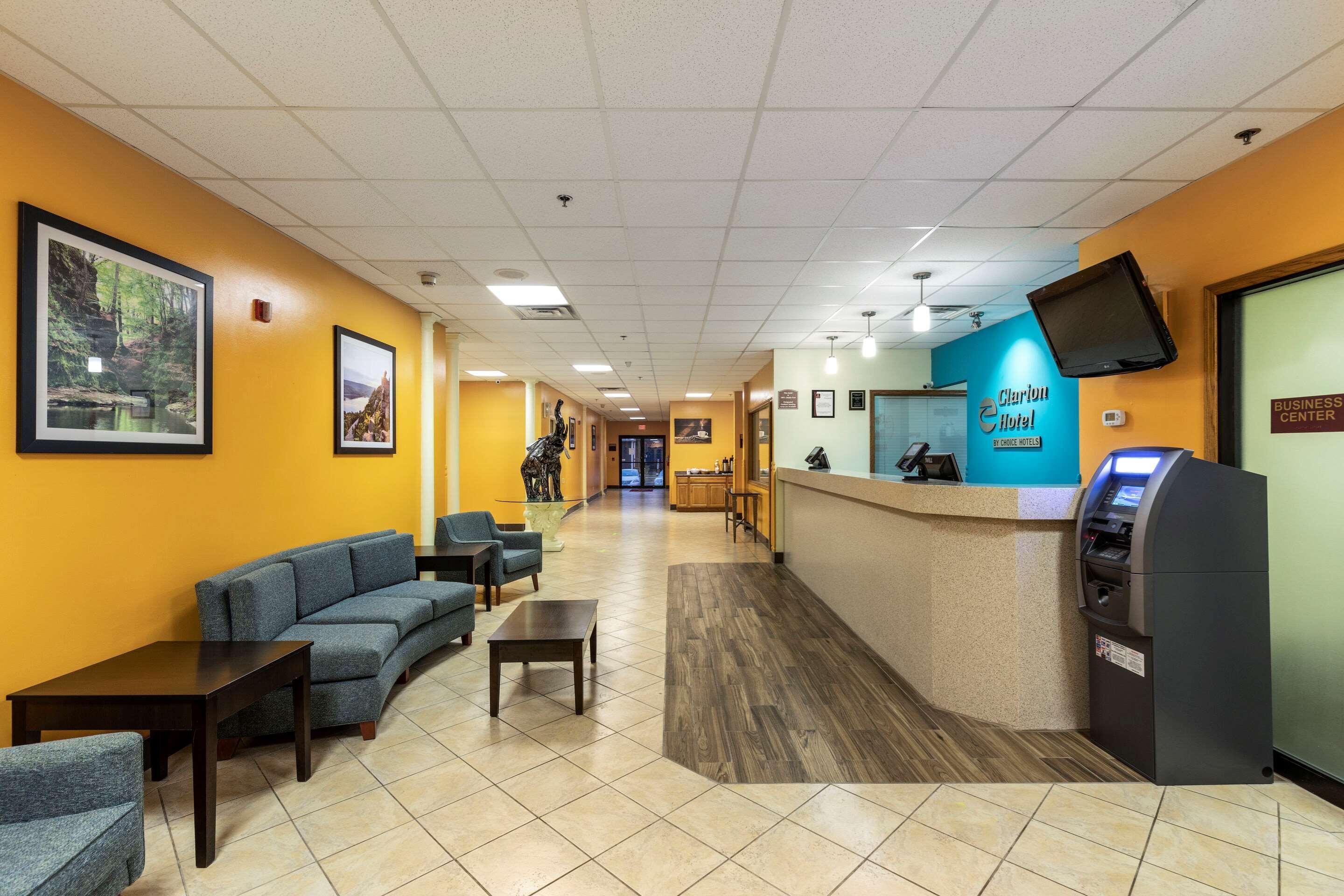 Americinn & Suites By Wyndham Baraboo Event Center Εξωτερικό φωτογραφία