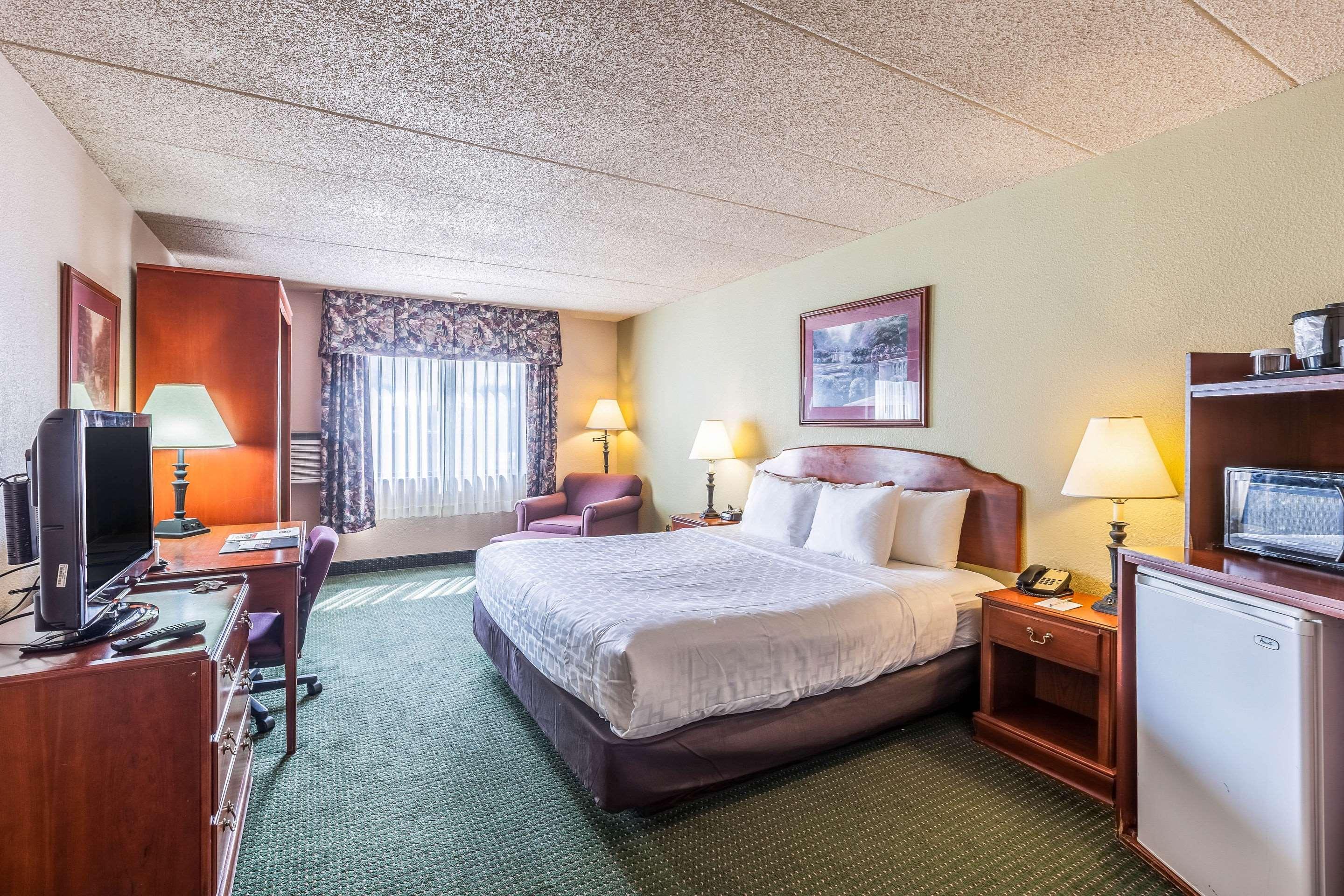 Americinn & Suites By Wyndham Baraboo Event Center Εξωτερικό φωτογραφία
