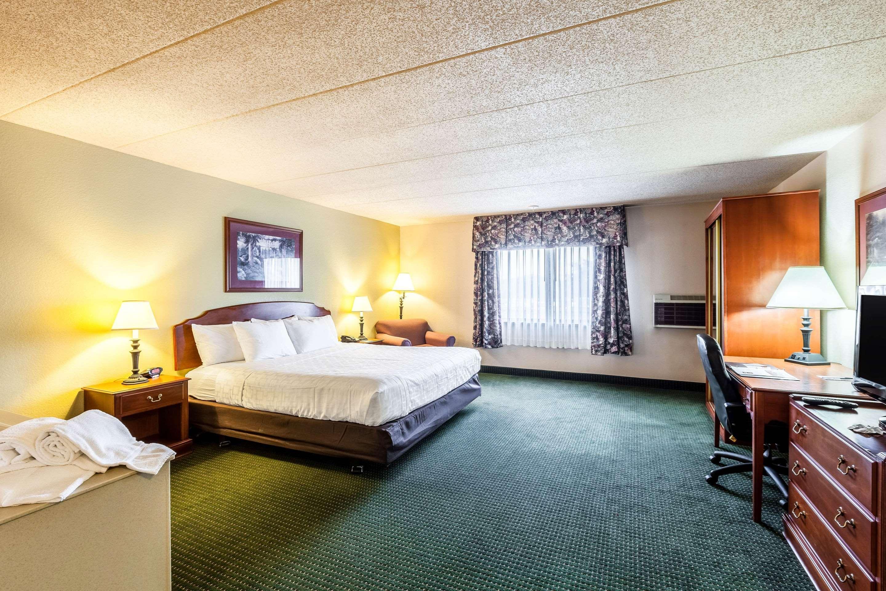 Americinn & Suites By Wyndham Baraboo Event Center Εξωτερικό φωτογραφία