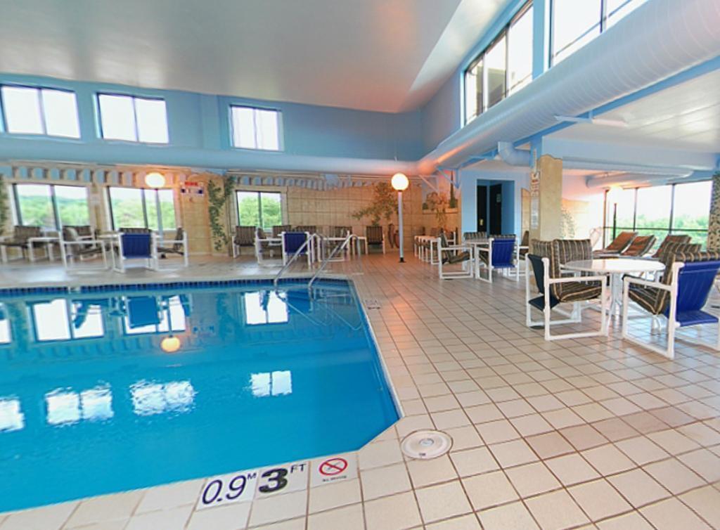 Americinn & Suites By Wyndham Baraboo Event Center Εξωτερικό φωτογραφία