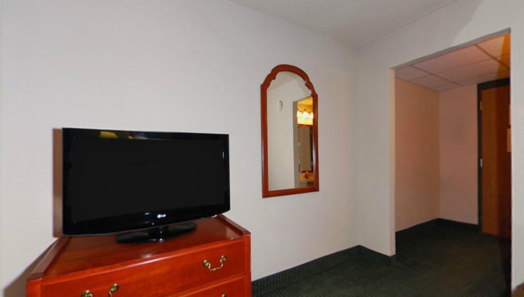 Americinn & Suites By Wyndham Baraboo Event Center Εξωτερικό φωτογραφία