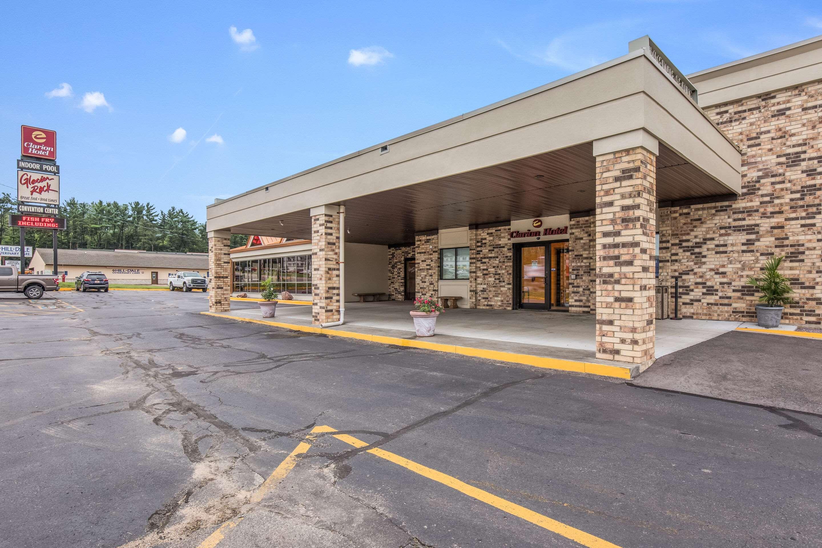 Americinn & Suites By Wyndham Baraboo Event Center Εξωτερικό φωτογραφία