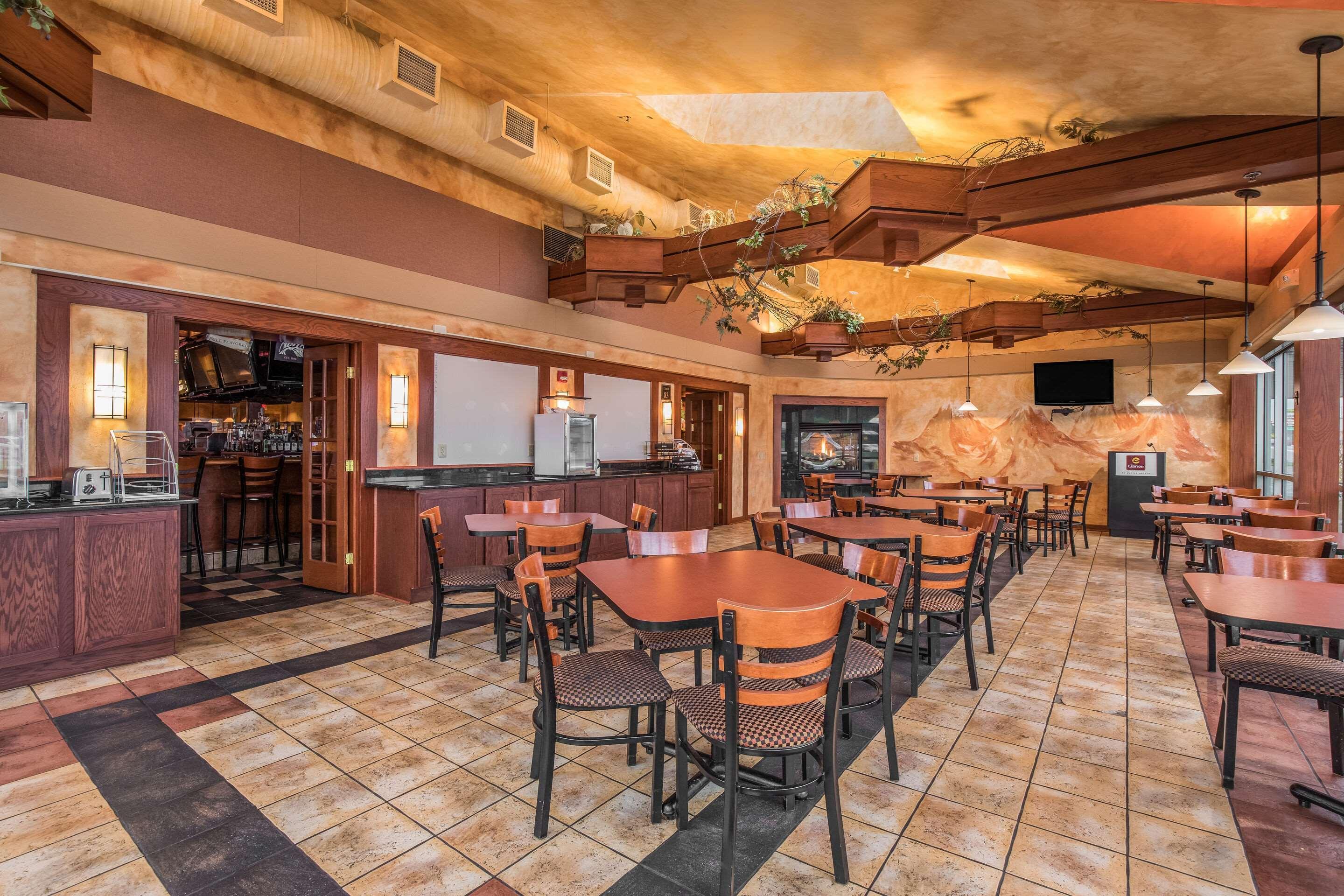 Americinn & Suites By Wyndham Baraboo Event Center Εξωτερικό φωτογραφία