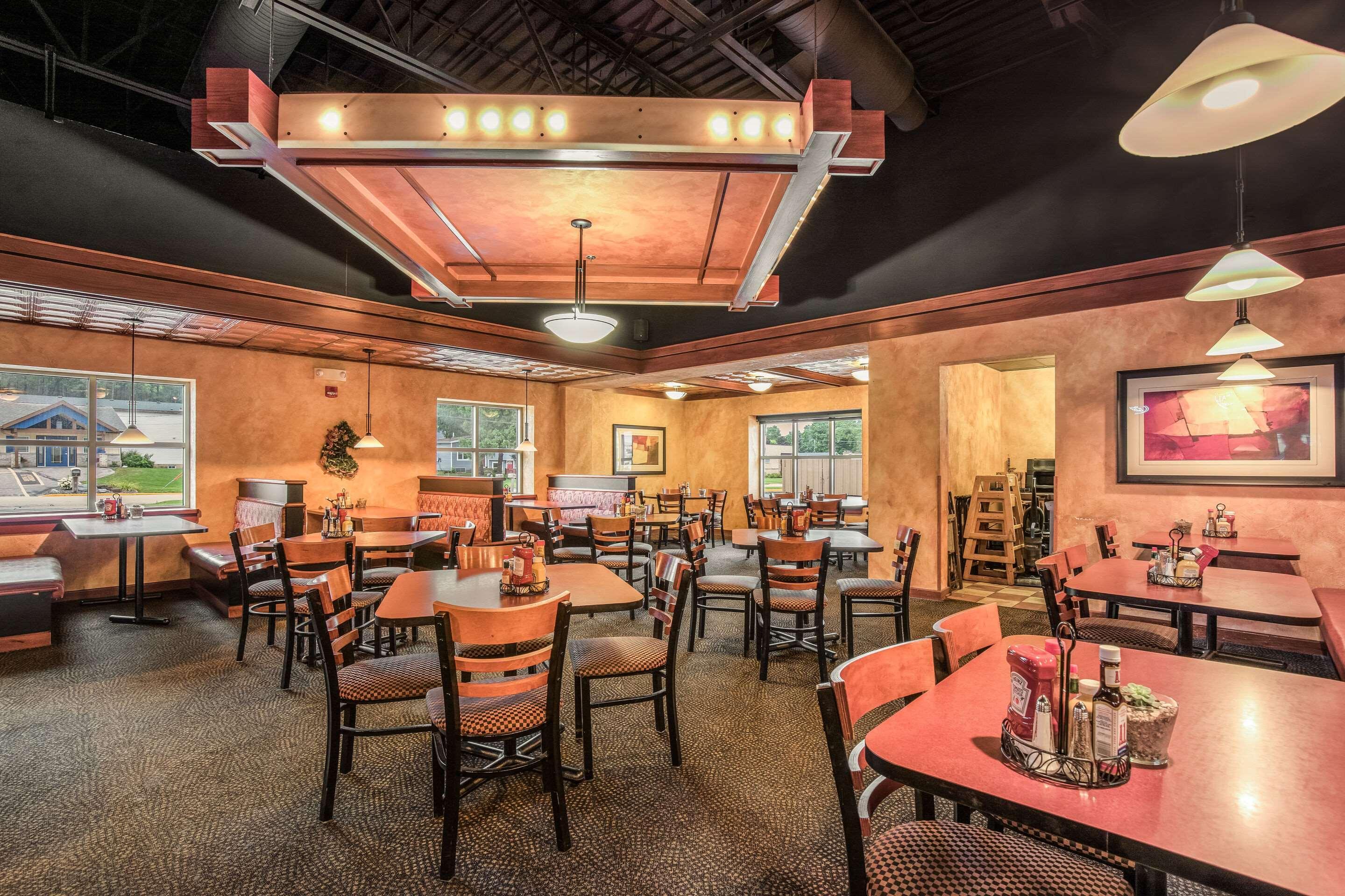 Americinn & Suites By Wyndham Baraboo Event Center Εξωτερικό φωτογραφία