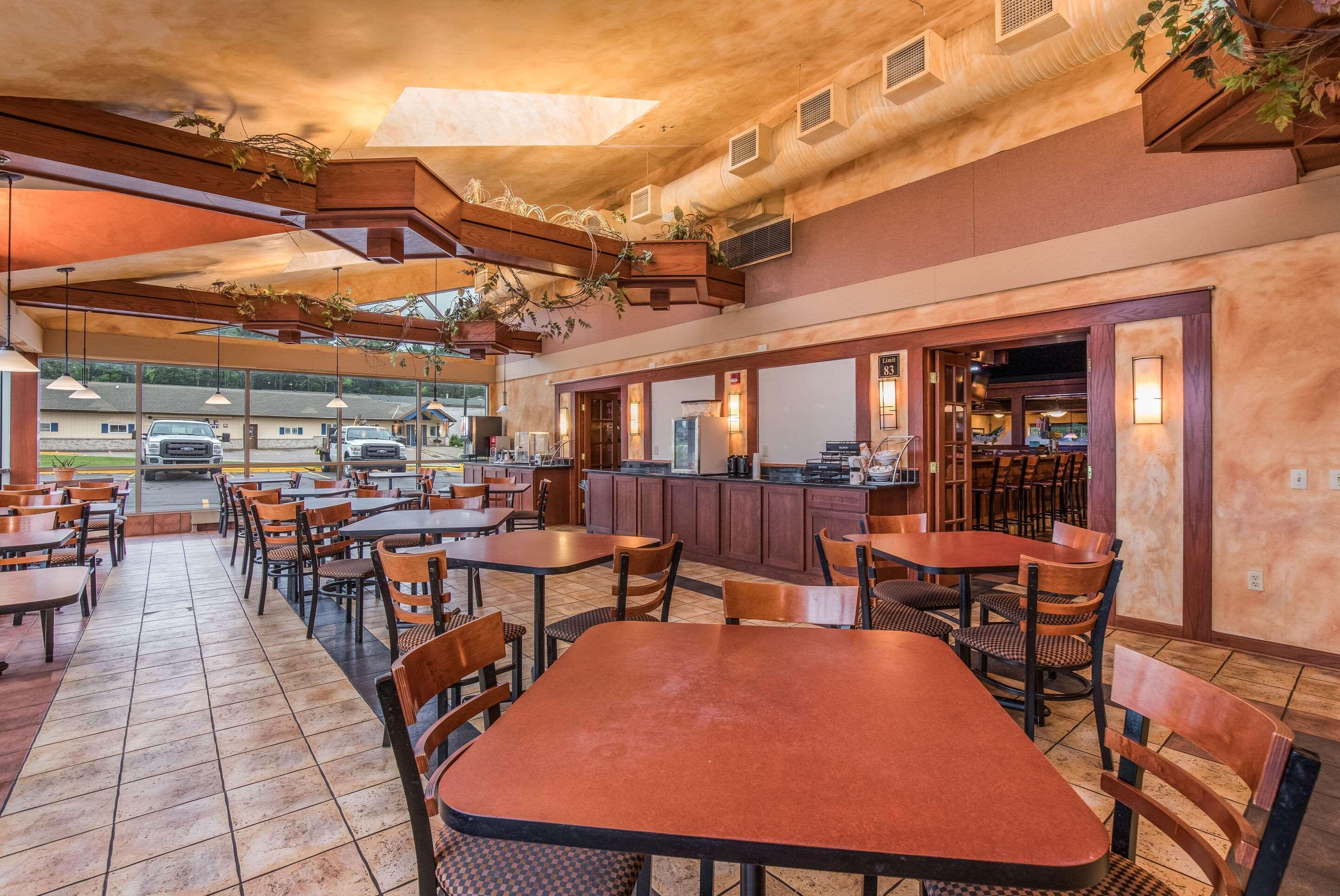 Americinn & Suites By Wyndham Baraboo Event Center Εξωτερικό φωτογραφία