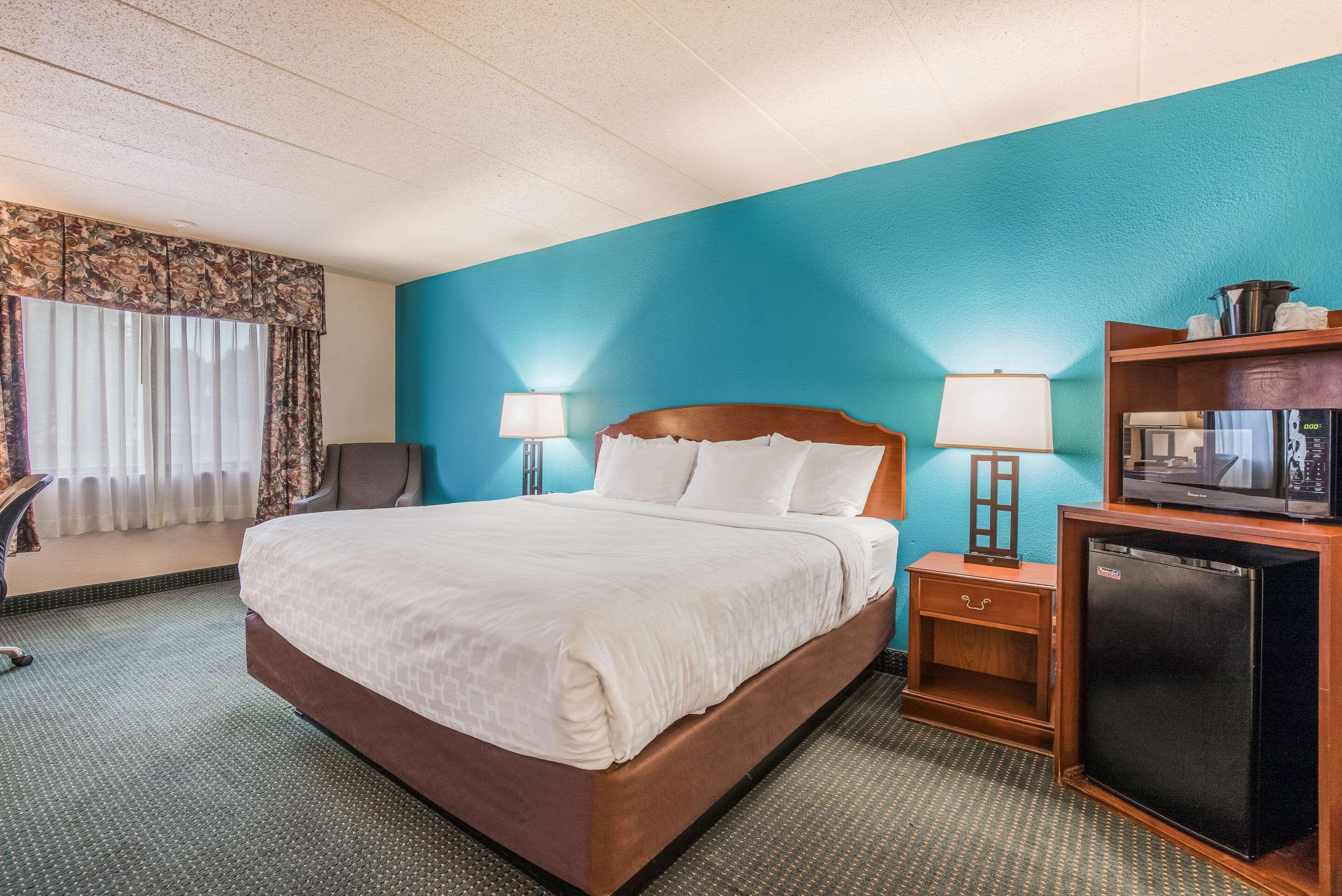 Americinn & Suites By Wyndham Baraboo Event Center Εξωτερικό φωτογραφία