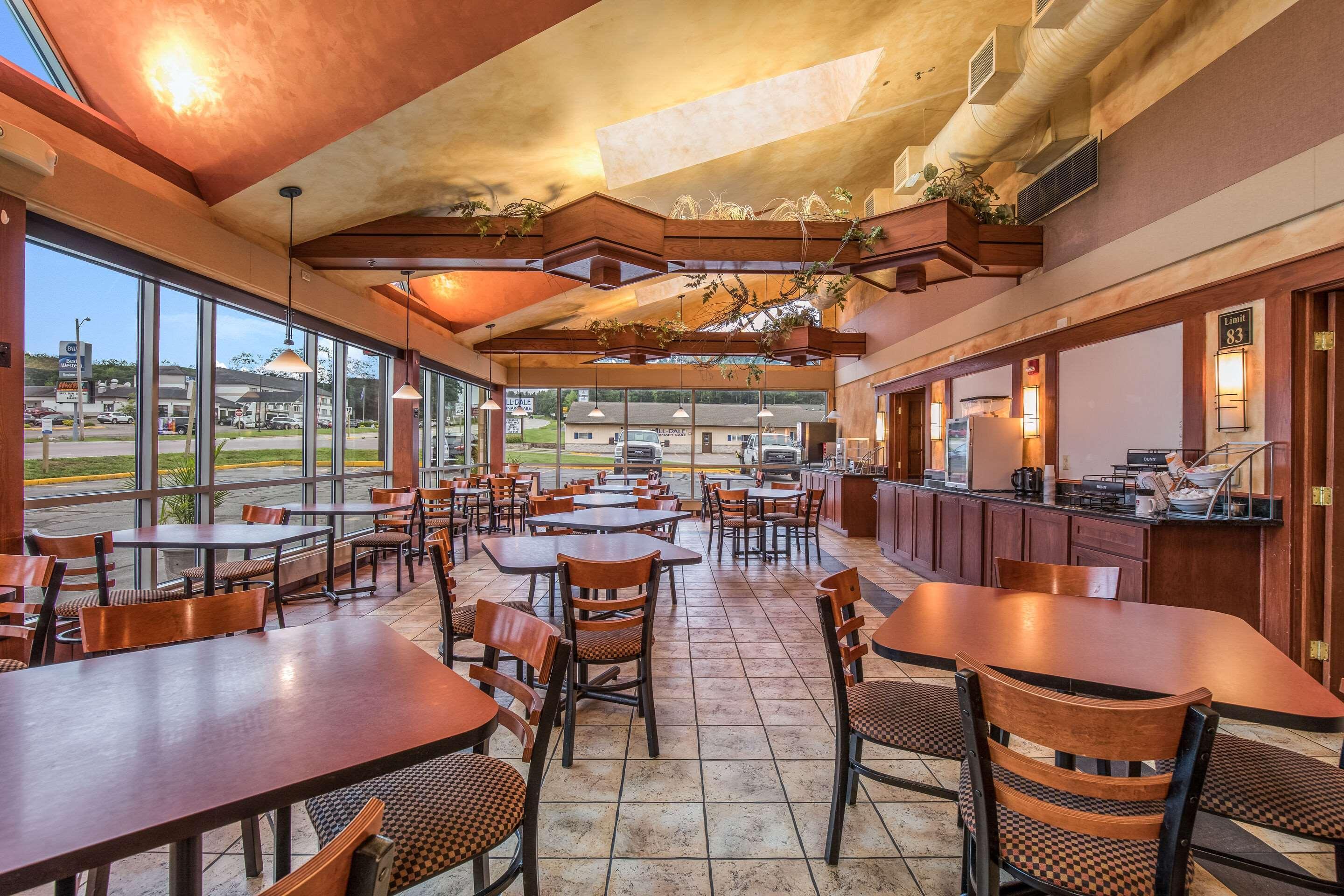 Americinn & Suites By Wyndham Baraboo Event Center Εξωτερικό φωτογραφία
