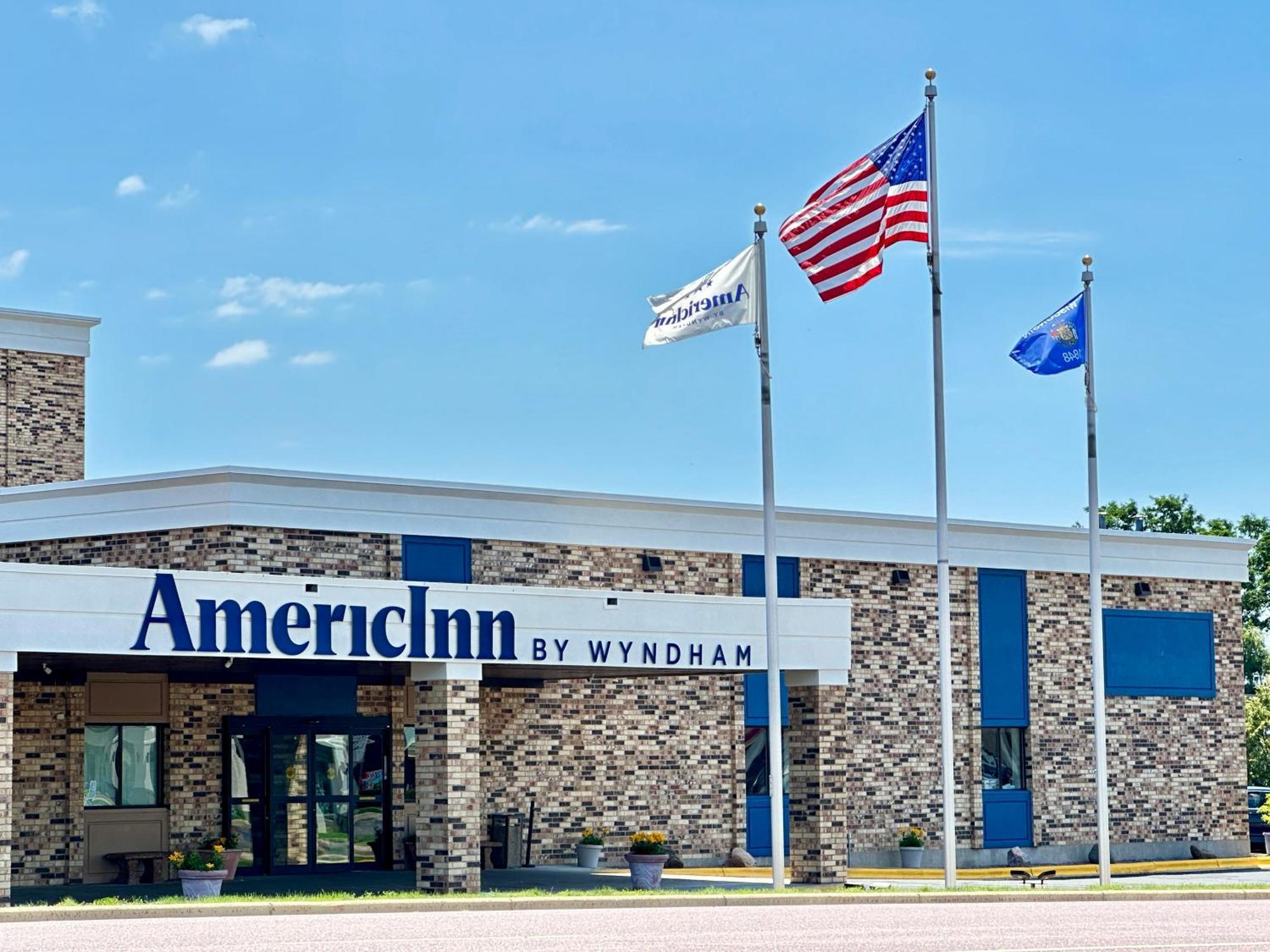 Americinn & Suites By Wyndham Baraboo Event Center Εξωτερικό φωτογραφία