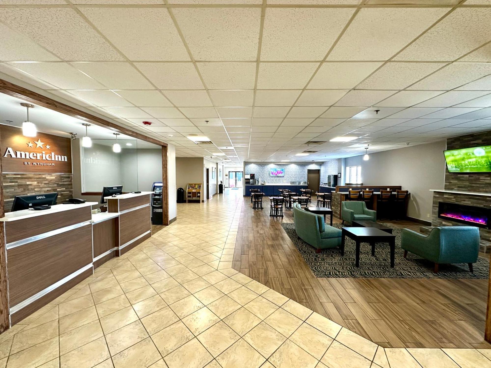 Americinn & Suites By Wyndham Baraboo Event Center Εξωτερικό φωτογραφία