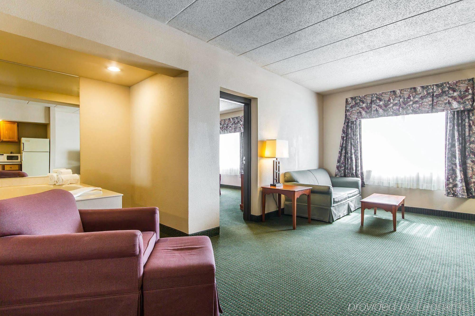 Americinn & Suites By Wyndham Baraboo Event Center Εξωτερικό φωτογραφία