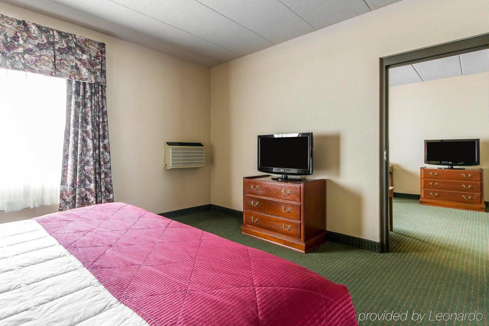 Americinn & Suites By Wyndham Baraboo Event Center Εξωτερικό φωτογραφία
