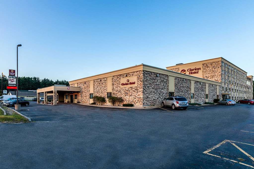 Americinn & Suites By Wyndham Baraboo Event Center Εξωτερικό φωτογραφία